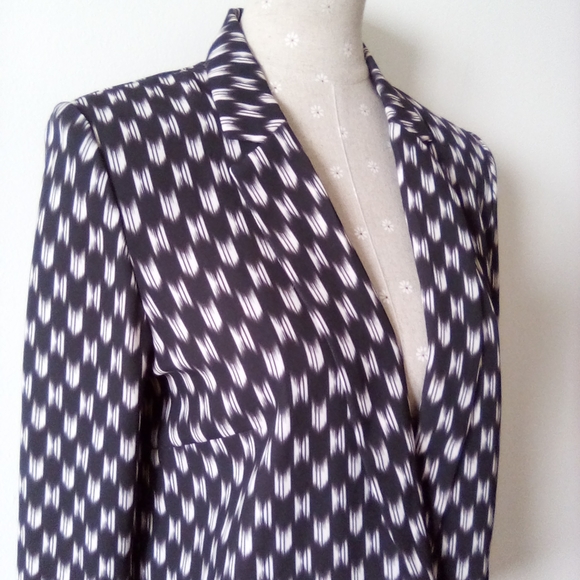 H&M Jackets & Blazers - H&M Black and White Patterned Blazer